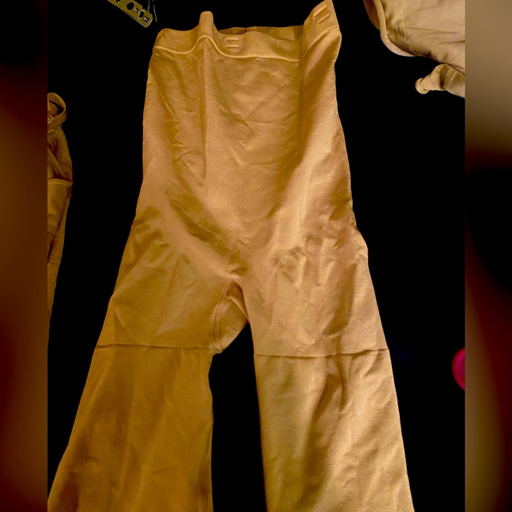 High waisted mid thigh extreme compression shorts